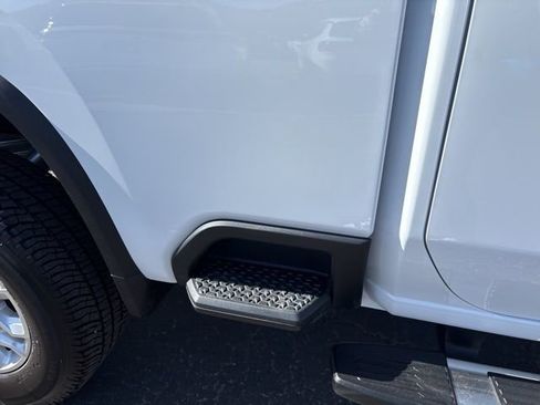 Used 2026 Chevrolet Silverado 3500 LT w/ Leather Package image 13