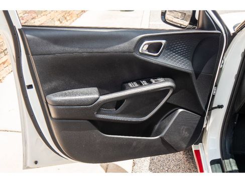 Used 2022 Kia Soul GT-Line FWD image 9