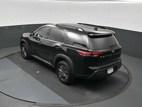 Used 2025 Nissan Pathfinder SV AWD/4WD image 14