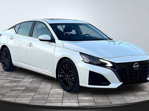 New 2026 Nissan Altima 2.5 SV image 2