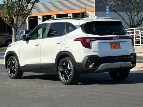 Used 2024 Kia Seltos EX FWD image 5
