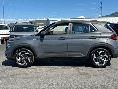 Certified 2025 Hyundai Venue SEL FWD image 7