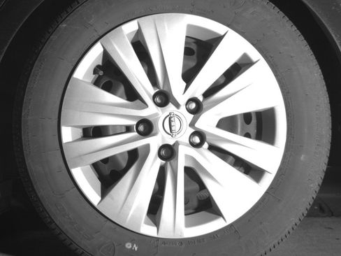 Used 2025 Nissan Sentra S FWD image 14