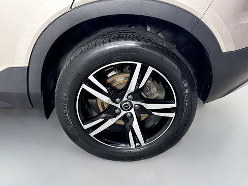 Used 2023 Volvo XC40 B5 Plus w/ Climate Package AWD/4WD image 32