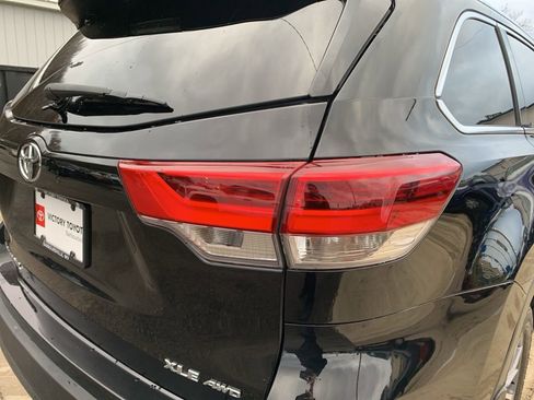 Used 2018 Toyota Highlander XLE image 30