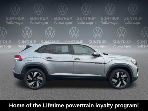 Used 2024 Volkswagen Atlas Cross Sport SE FWD image 6