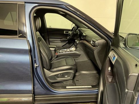 Used 2020 Ford Explorer Limited w/ Class III Trailer Tow Package image 35