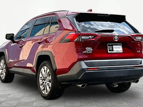 Used 2022 Toyota RAV4 XLE Premium FWD image 12