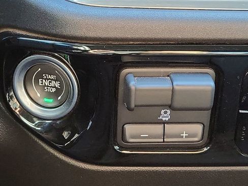 Certified 2024 GMC Sierra 1500 Elevation image 16