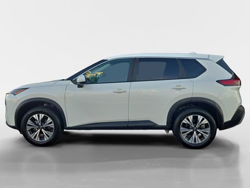 Used 2023 Nissan Rogue SV image 2