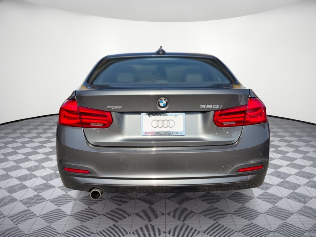 Used 2017 BMW 320i xDrive Sedan AWD/4WD image 11