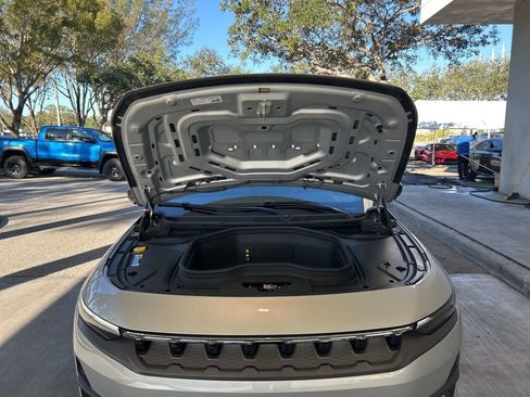 Used 2024 Jeep Wagoneer Launch Edition image 16