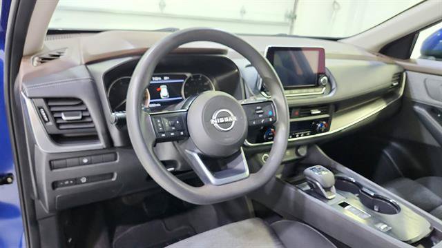 Used 2023 Nissan Rogue SV FWD image 17
