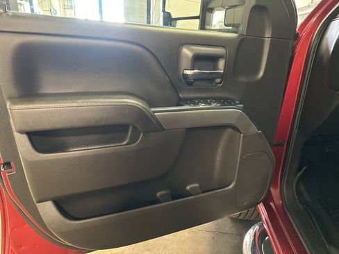 Used 2018 Chevrolet Silverado 1500 LT w/ Max Trailering Package image 9