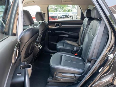 Certified 2023 Kia Sorento EX AWD/4WD image 13