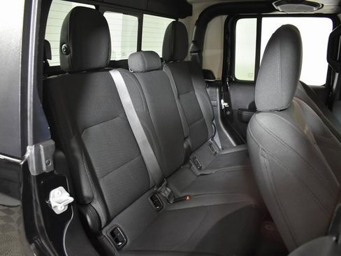 Used 2023 Jeep Gladiator Overland image 30