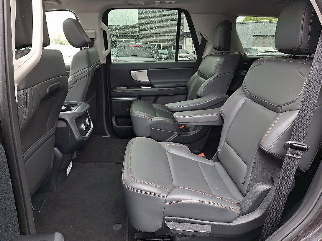 Used 2025 Ford Expedition Active AWD/4WD image 10
