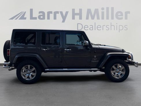 Used 2016 Jeep Wrangler Unlimited Sahara w/ Mopar Chrome Edition Group AWD/4WD image 6