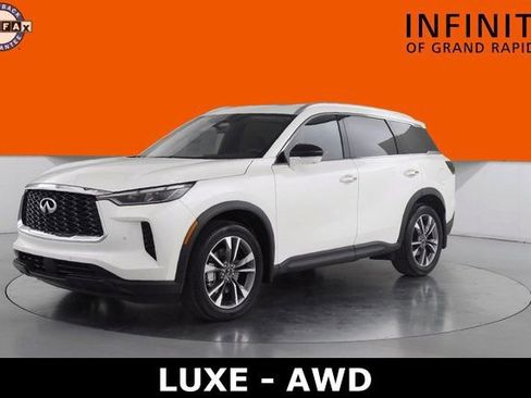 Used 2024 INFINITI QX60 Luxe image 3