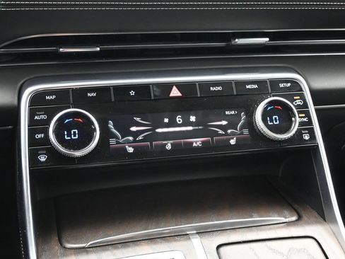 Used 2024 Genesis GV80 2.5T AWD/4WD image 18