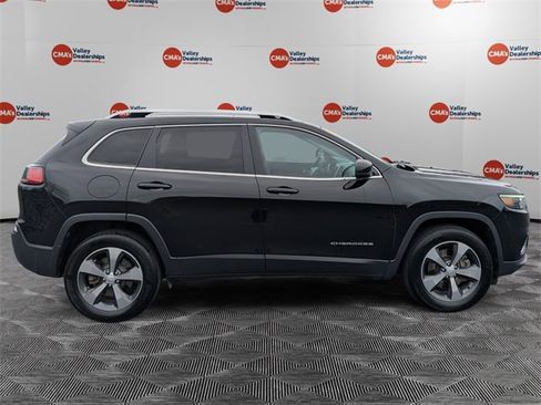 Used 2019 Jeep Cherokee Limited w/ Technology Group image 4
