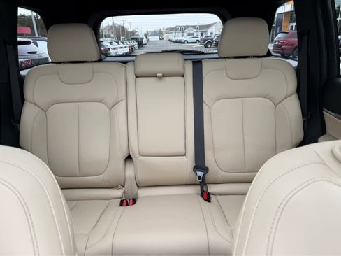 Used 2024 Jeep Grand Cherokee Limited image 25