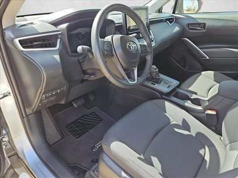 Used 2026 Toyota Corolla Cross LE FWD image 10