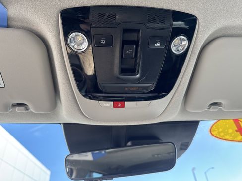 Used 2024 Kia Niro EX Touring FWD image 23