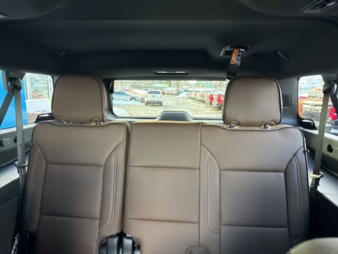 New 2026 Chevrolet Suburban High Country image 14
