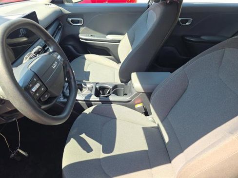 Used 2025 Kia K4 FWD image 6