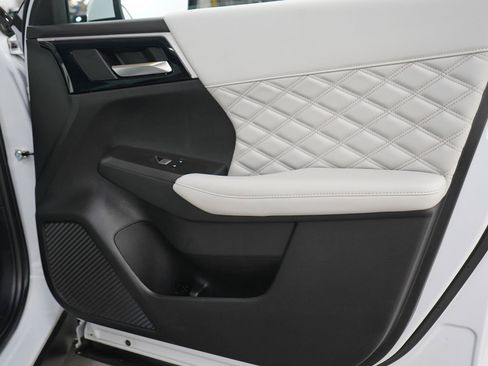 Used 2022 Mitsubishi Outlander SEL AWD/4WD image 9
