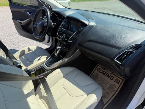 Used 2017 Ford Focus Titanium FWD image 16