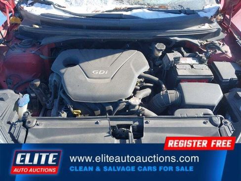 Used 2013 Hyundai Veloster w/ Style Pkg image 20