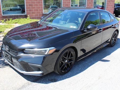 Used 2023 Honda Civic Sport image 2