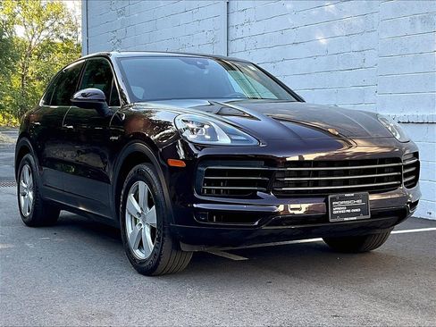Certified 2023 Porsche Cayenne image 7