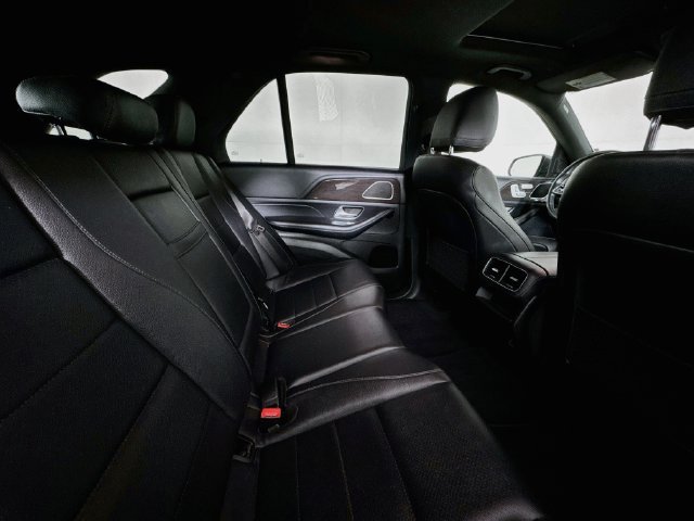 Used 2020 Mercedes-Benz GLE 350 4MATIC w/ MBUX Technology Package image 23