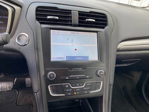 Used 2020 Ford Fusion SE w/ Equipment Group 151A image 19