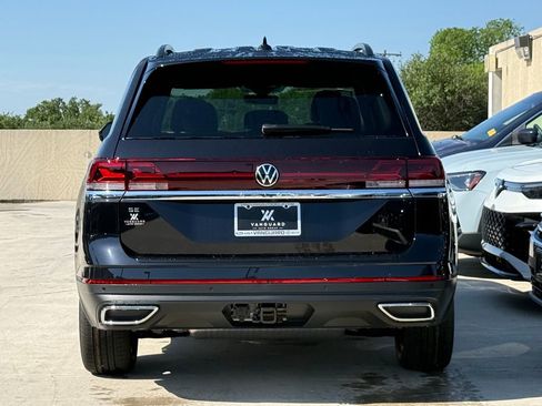 New 2026 Volkswagen Atlas SE FWD image 8