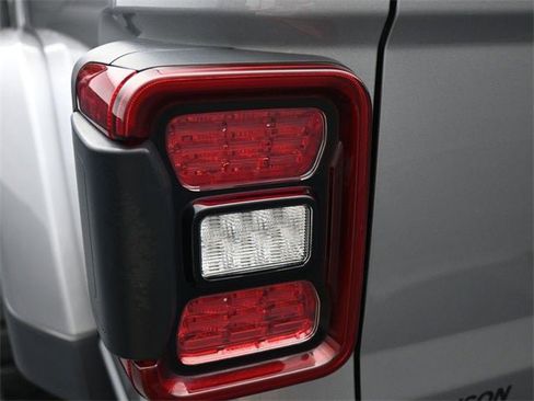 Used 2020 Jeep Gladiator Rubicon image 24