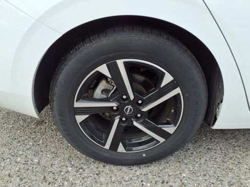 Used 2024 Nissan Sentra SV FWD image 22