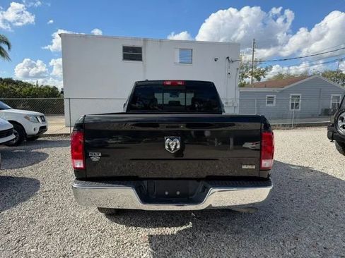 Used 2018 RAM 1500 Classic SLT image 5
