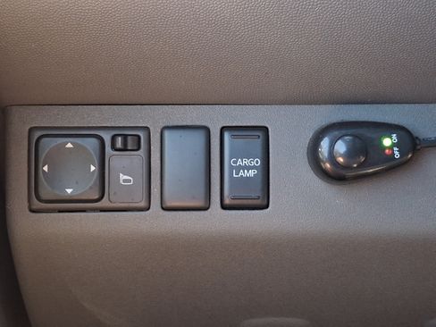 Used 2006 Nissan Frontier LE AWD/4WD image 21
