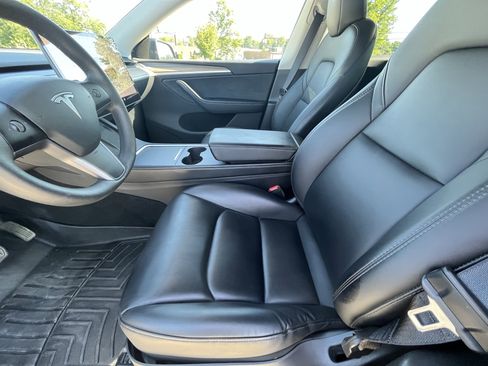 Used 2023 Tesla Model Y Long Range AWD/4WD image 25