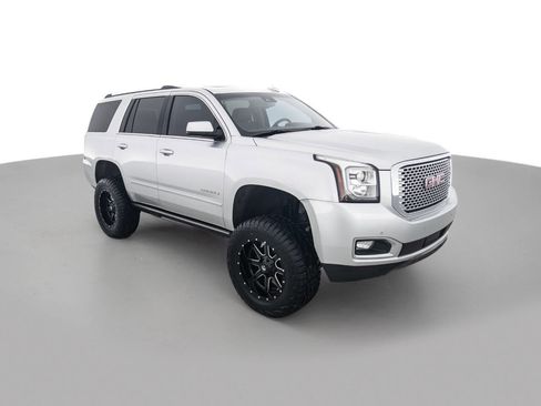 Used 2017 GMC Yukon Denali w/ Open Road Package image 3