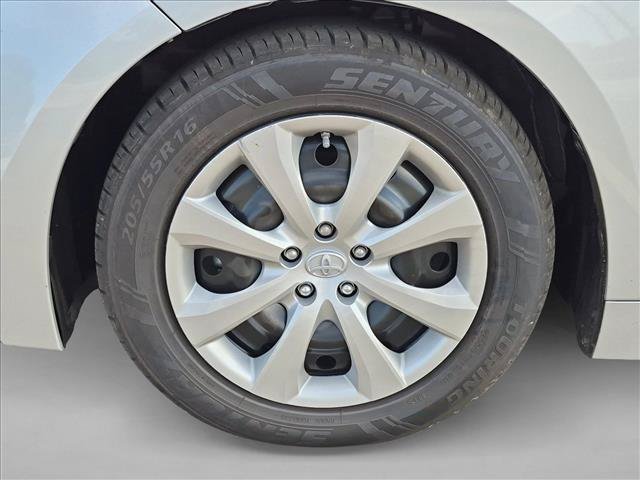 Used 2023 Toyota Corolla LE FWD image 23
