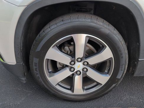 Used 2018 Chevrolet Traverse LT FWD image 9