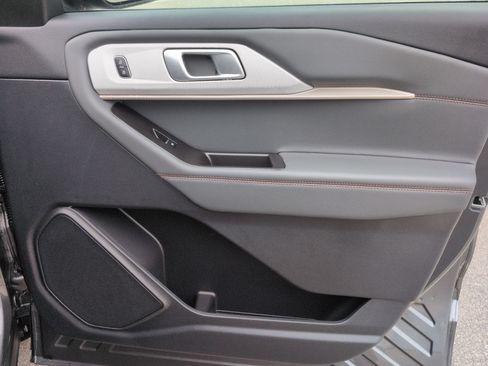 New 2026 Ford Explorer Active RWD image 35