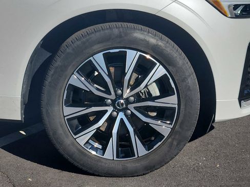 Used 2024 Volvo XC60 B5 Core w/ Protection Package Premier AWD/4WD image 8