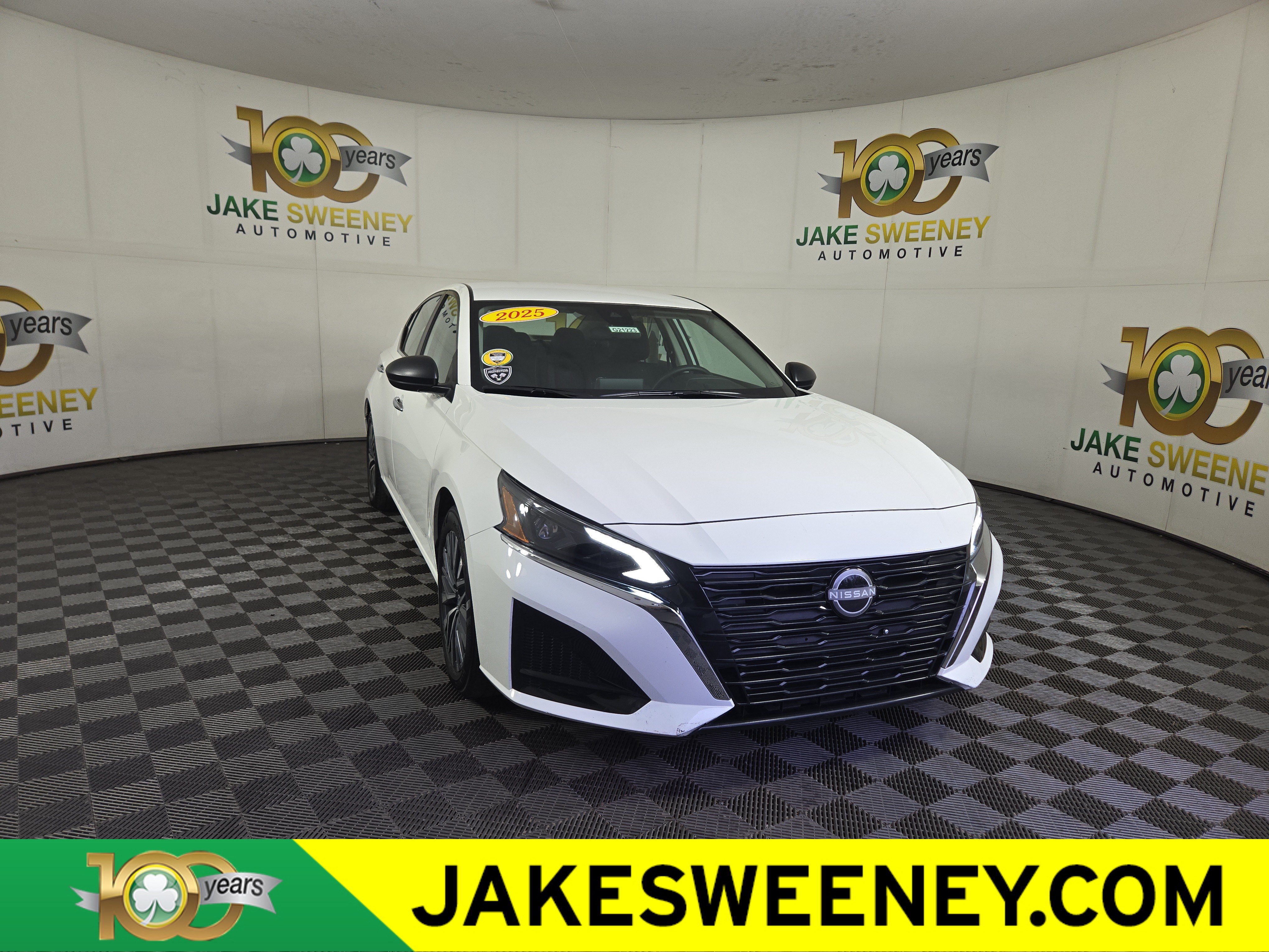 Used 2025 Nissan Altima 2.5 SV FWD image 1