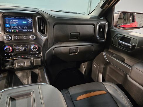 Used 2021 GMC Sierra 1500 AT4 w/ AT4 Premium Package image 11
